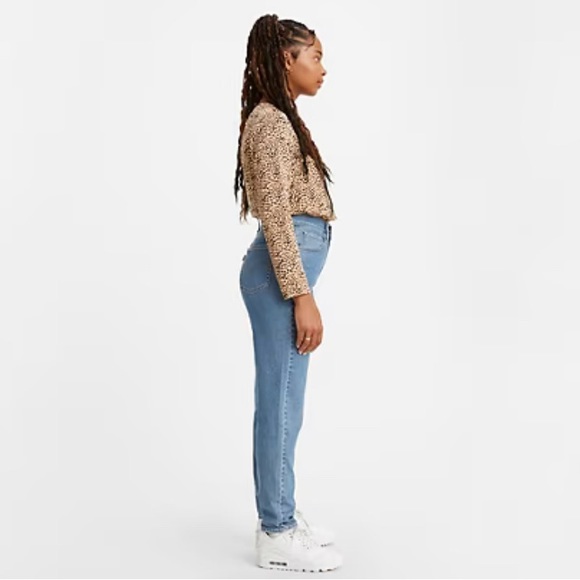 NWT Levi’s High Waisted Tapered Jeans in FYI in Size 24 x 29 - Picture 4 of 16